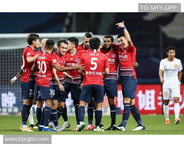 重庆足球队荣登足球配合排行榜第三名展现团队实力与默契 重庆足球队荣登足球配合排行榜第三名展现团队实力与默契