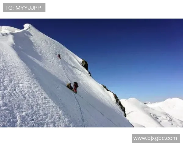 北京攀岩队的力量变革引发热议攀岩运动的新风潮与挑战 北京攀岩队的力量变革引发热议攀岩运动的新风潮与挑战