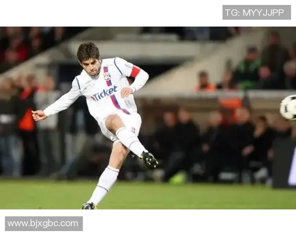 足球明星身高身材揭秘如何影响他们在赛场上的表现与魅力